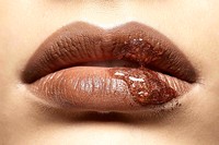 Photographe: Emel Bayram
Make Up: Griphée
Modèle: Barbara@Studioklrp
Retouches Close Up:  Priya Sonn, Eric Lupton, Emel Bayram